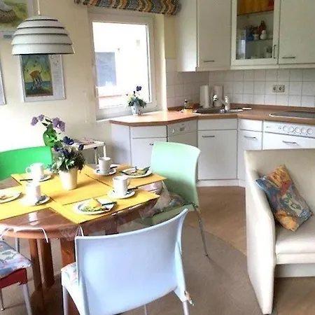 Mit Strandkorb Im Urlauberdorf