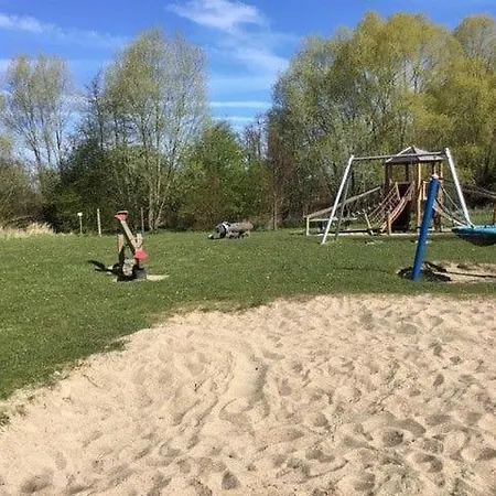 Mit Strandkorb Im Urlauberdorf Boltenhagen (Ostseebad)