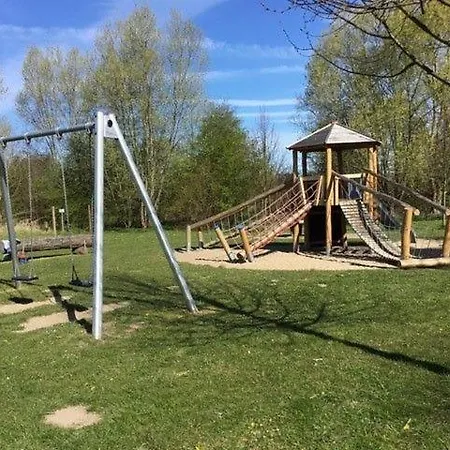 Mit Strandkorb Im Urlauberdorf Boltenhagen (Ostseebad)